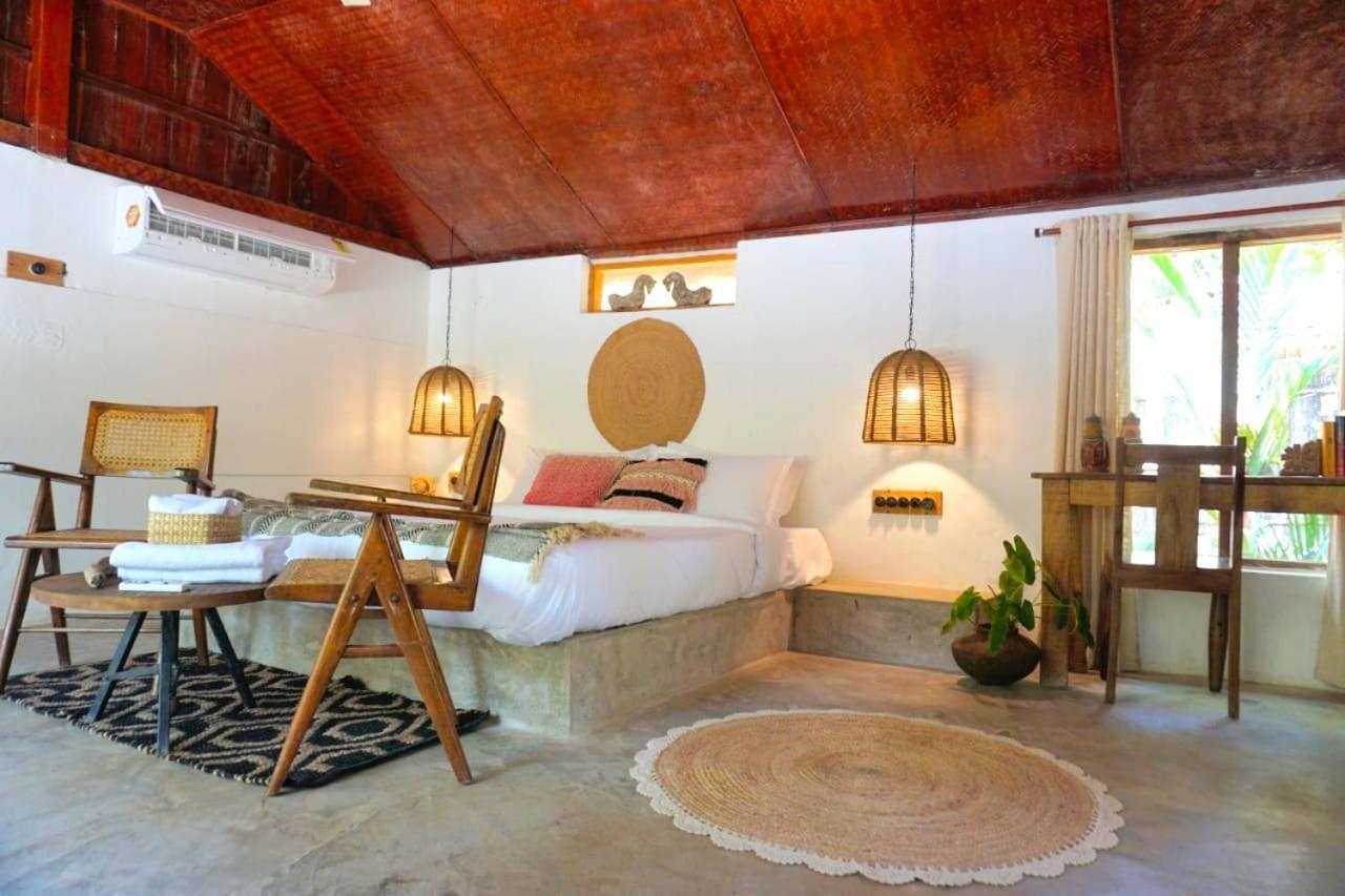 Sunsets And Palm Trees Bed and Breakfast Alappuzha Exteriör bild
